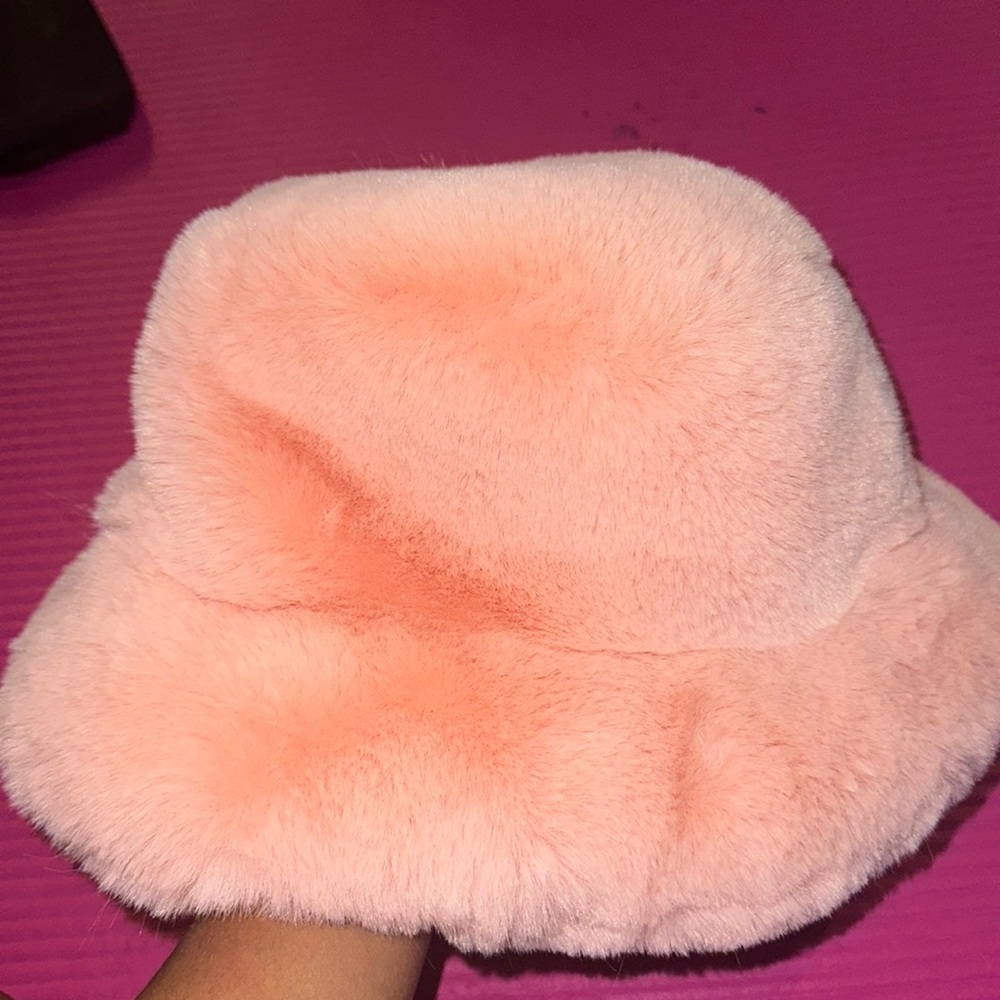 Fluffy bucket hat